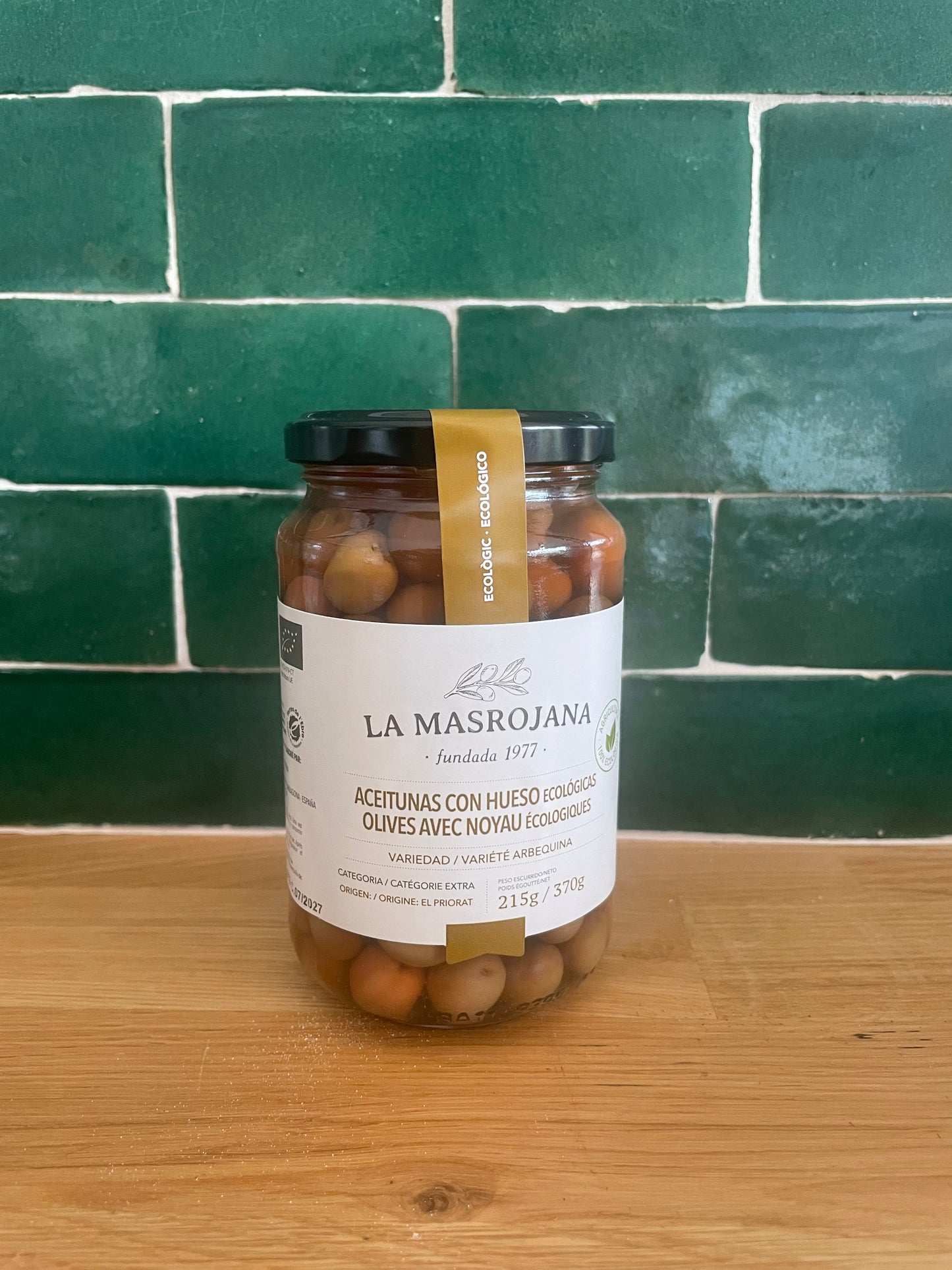 bocal d'olives vertes pour l'apéritif ou les cocktails